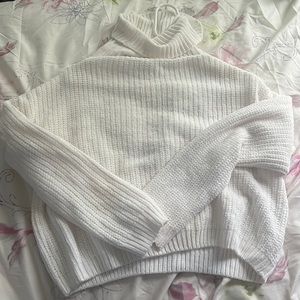 Super soft turtleneck, white sweater small